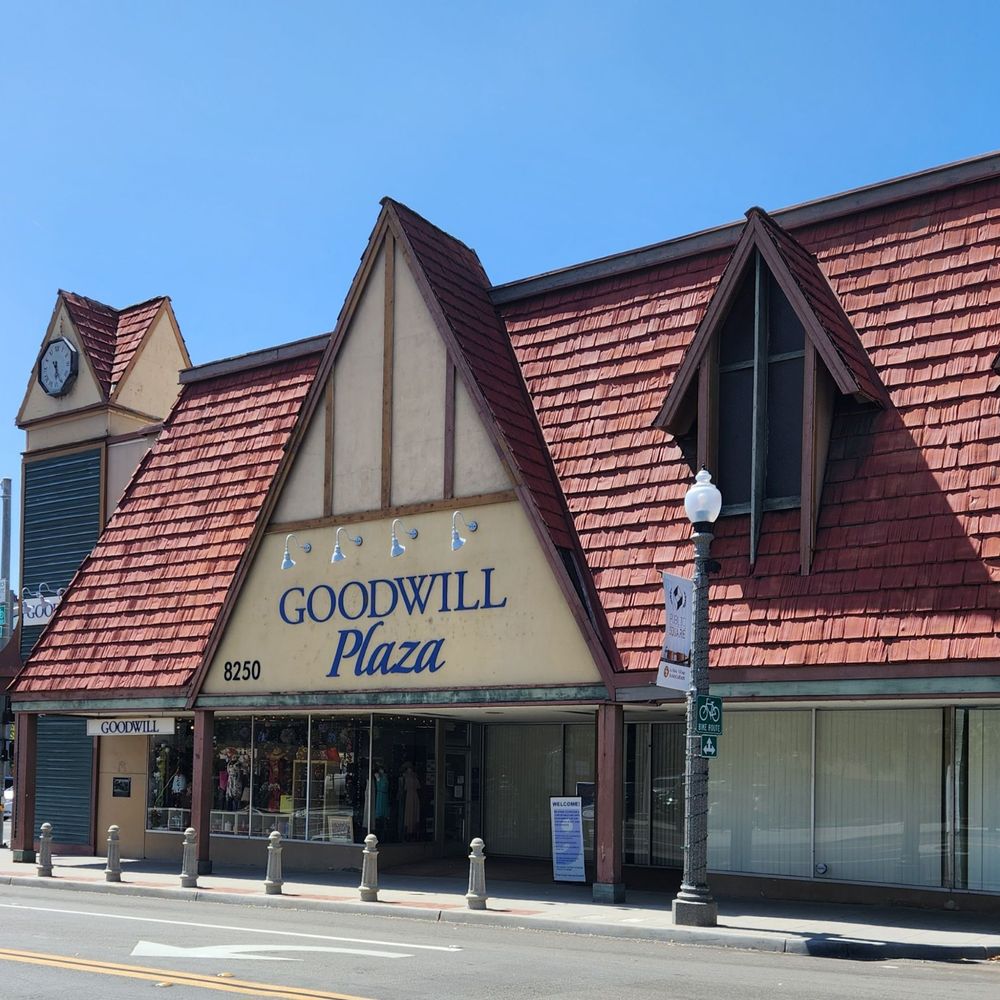 TOP 10 BEST Goodwill Donation Drop Off near Broadway, Lemon Grove, CA -  Updated 2026 - Yelp