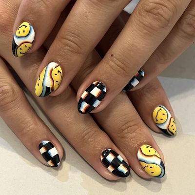 M&M studio nyc Nails and Eyelashes by null