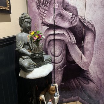 Bencharong Thai House - Hallway near register - Thai Near Me - Arcata, California Bencharong Thai House - Hallway near register - Thai Near Me - Arcata, California