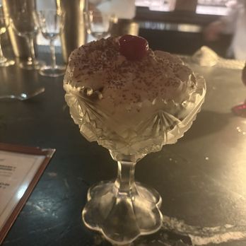 Lafayette Tavern - Amazing sundae for dessert - American Near Me - Richmond, Virginia Lafayette Tavern - Amazing sundae for dessert - American Near Me - Richmond, Virginia