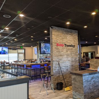 Ruby Tuesday - Dining area - American Near Me - Las Cruces, New Mexico