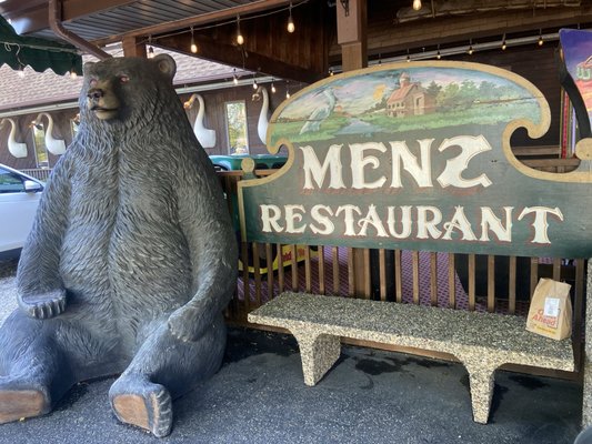 Menz Restaurant & Bar by null
