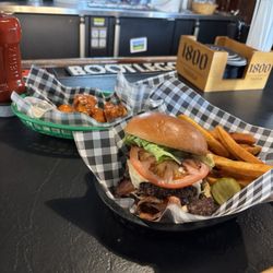 Stamford Golf Club - Smash burger, fries and wings at the bar