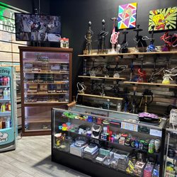 Cloud Factory - Different size Hookahs. Exotic drinks and cigars from different parts of the world