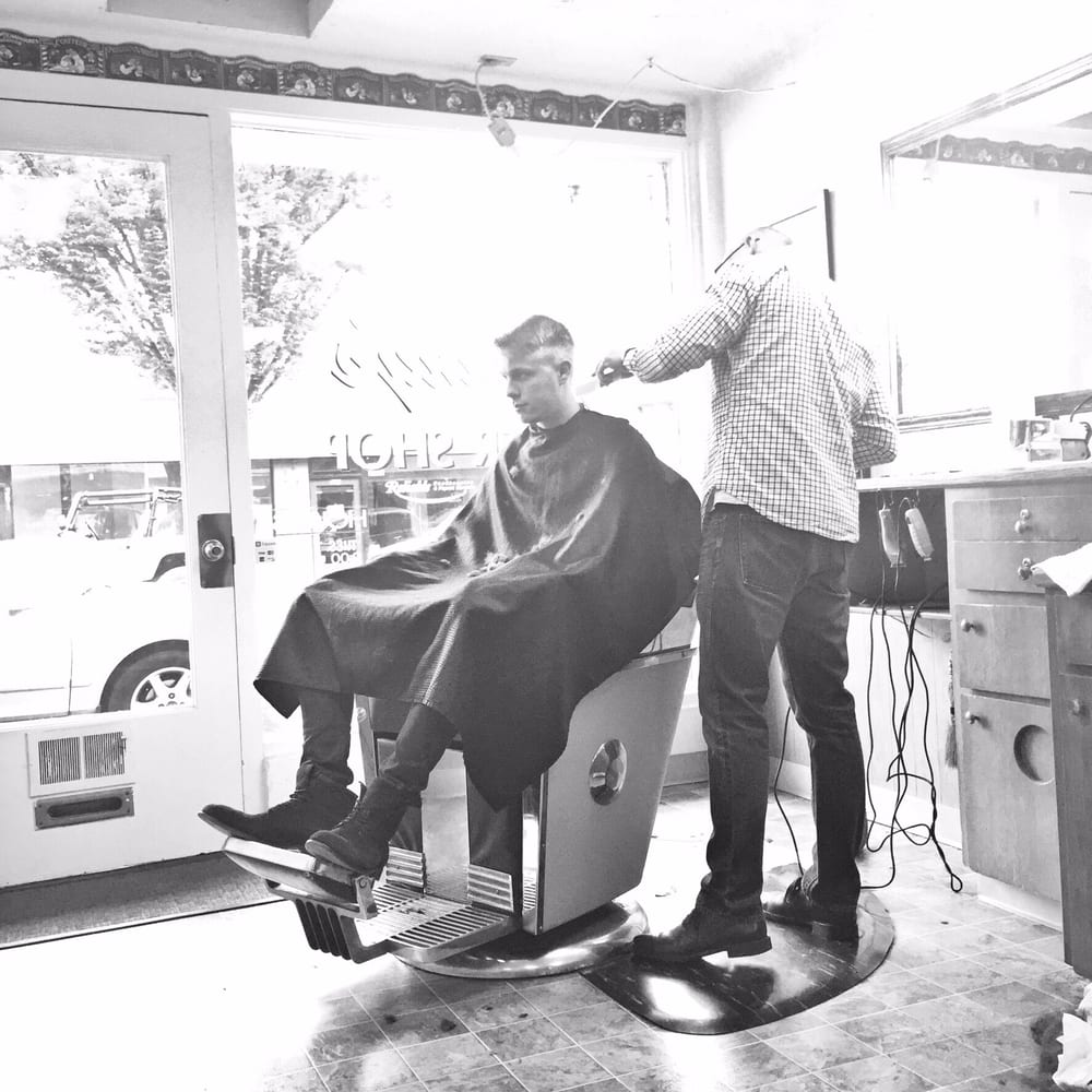 JOHNNY’S BARBER SHOP Updated September 2024 204 Oak St, Silverton, Oregon Barbers Phone