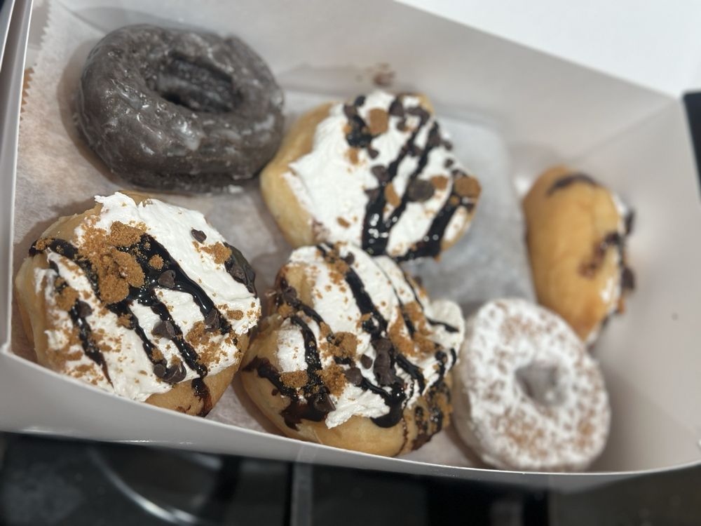 Krumpe's DO-Nut Shop Logo