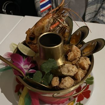 Elephant District - Thai Near Me - Brooklyn, New York