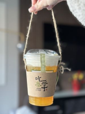 CHICHA San Chen 吃茶三千 by null