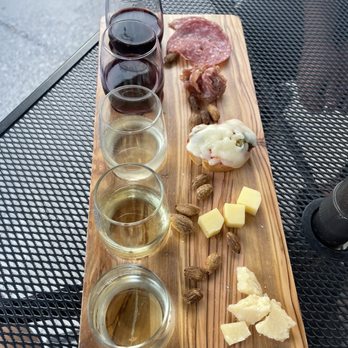 Angelo's Wine Bar - Cocktail Bars Near Me - Chicago, Illinois
