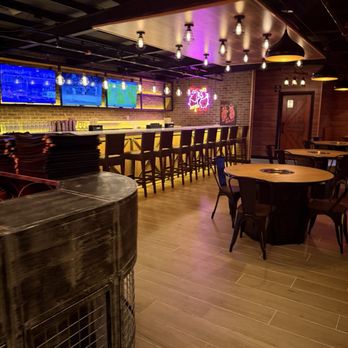 Rockstar BBQ - Bar - Barbeque Near Me - Valley Stream, New York