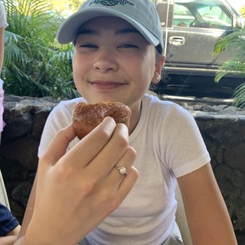 Leonard's Bakery - Bakeries Near Me - Honolulu, Hawaii
