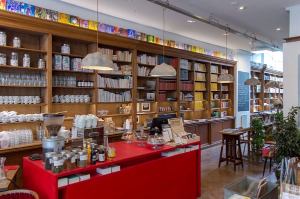 THE HAGUE BOOKSTORE - Updated July 2025 - Noordeinde 39, Den Haag, Zuid