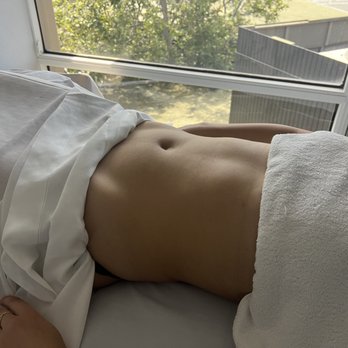Jerrie at Newport - Getting ready for lymphatic drainage - Massage Near Me - Costa Mesa, California Jerrie at Newport - Getting ready for lymphatic drainage - Massage Near Me - Costa Mesa, California