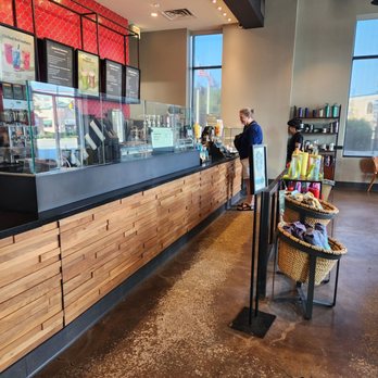 Starbucks - Coffee & Tea Near Me - Chicago, Illinois