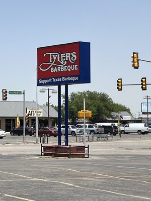Tyler's Barbeque by null