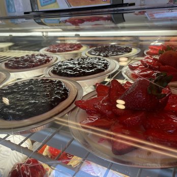Nation's Giant Hamburgers - Cherry, blueberry and strawberry cheesecakes - Burgers Near Me - El Cerrito, California Nation's Giant Hamburgers - Cherry, blueberry and strawberry cheesecakes - Burgers Near Me - El Cerrito, California