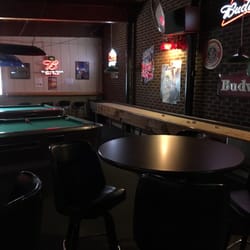 Wee Blu Inn Bar and Grill