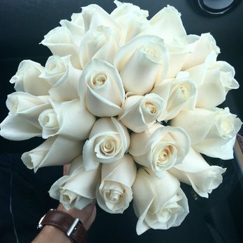 M's Flowers Montebello - White rose bride bouquet - Florists Near Me - Montebello, California M's Flowers Montebello - White rose bride bouquet - Florists Near Me - Montebello, California