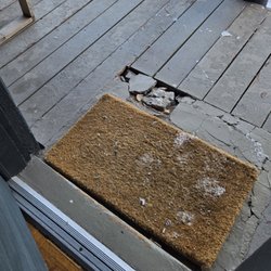 Anvil Hotel - Cracked up entry area to the rooms