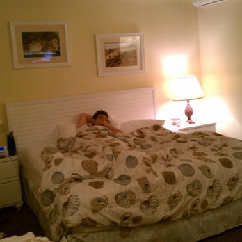 El Terado Terrace - After a long day walking around Catalina. Great room to come "home" to. - Hotels Near Me - Avalon, California El Terado Terrace - After a long day walking around Catalina. Great room to come "home" to. - Hotels Near Me - Avalon, California