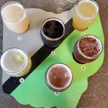 Hoppy Dude Brews - 6 in a flight - Breweries Near Me - Hinckley, Ohio Hoppy Dude Brews - 6 in a flight - Breweries Near Me - Hinckley, Ohio