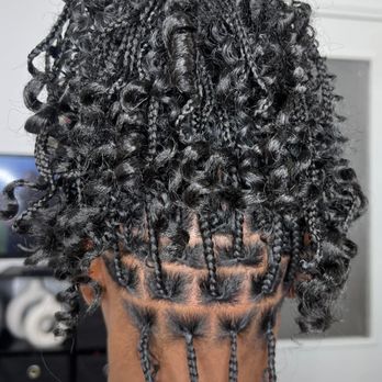 Gorgeous braids by Carol - Knotless braid - Hair Stylists Near Me Gorgeous braids by Carol - Knotless braid - Hair Stylists Near Me