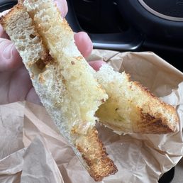 Soggy with butter or oil on the bread Soggy with butter or oil on the bread