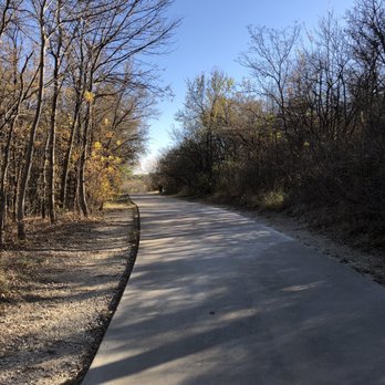 Arbor Hills Nature Preserve - One of the main paved trails. - Parks Near Me - Plano, Texas