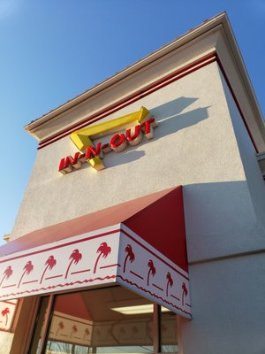 In-N-Out Burger by null