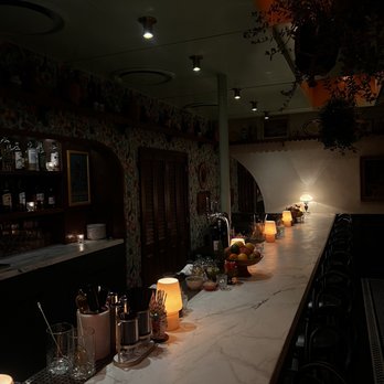 Donna's - Bar area - Italian Near Me - Los Angeles, California
