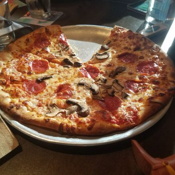 Yard House - Pizza at happy hour - Bars Near Me - Long Beach, California Yard House - Pizza at happy hour - Bars Near Me - Long Beach, California