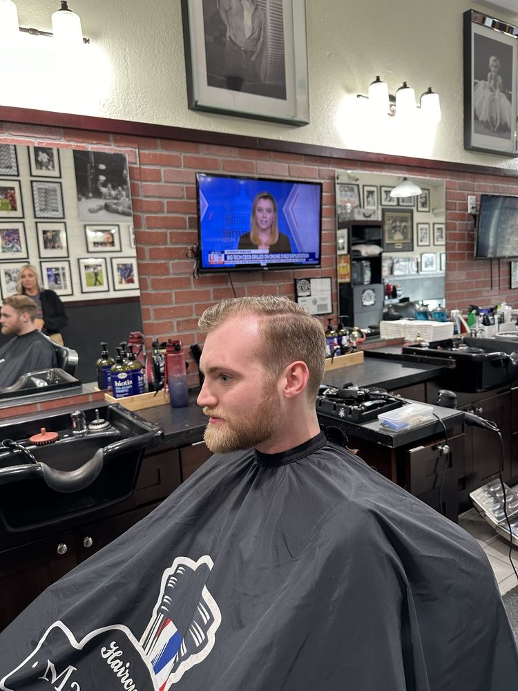 Mar's Barber Shop Logo