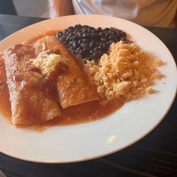 Hecho En Mexico - Beef enchiladas - Mexican Near Me - Austin, Texas
