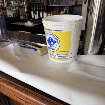 Quarterdeck - Paper and trash bucket - Seafood Near Me - Arlington, Virginia