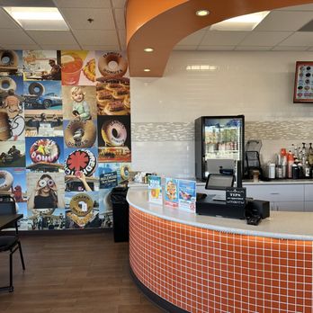 Randy's Donuts - Cashier - Coffee & Tea Near Me - Clovis, California