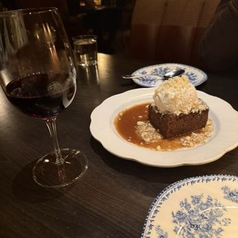Armitage Alehouse - Sticky Date Cake - Pubs Near Me - Chicago, Illinois Armitage Alehouse - Sticky Date Cake - Pubs Near Me - Chicago, Illinois