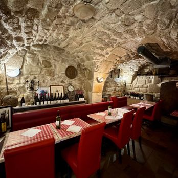 La Maison Blanche - Basement seating - French Near Me - Paris, 75 La Maison Blanche - Basement seating - French Near Me - Paris, 75