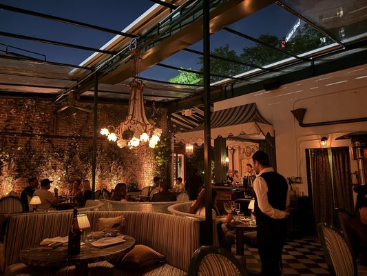Amour Weho by null