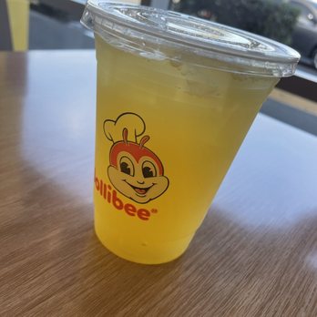 Jollibee - Pineapple drink ... I didn't like it - Fast Food Near Me - Vallejo, California