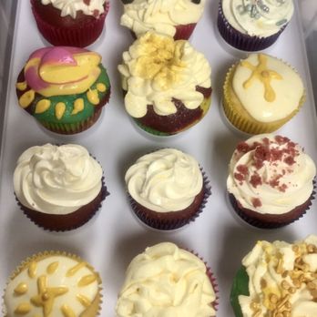 Sony's Sweets n Eats - Cupcakes included were: Strawberry, Vanilla, Lemon, and Red Velvet - Cupcakes Near Me