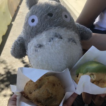 Beard Papa's - Totoro with an original cream puff and matcha cream puff - Desserts Near Me - Los Angeles, California Beard Papa's - Totoro with an original cream puff and matcha cream puff - Desserts Near Me - Los Angeles, California