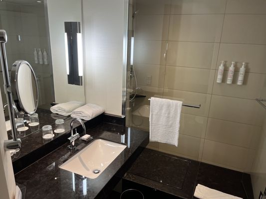 Berlin Marriott Hotel by null
