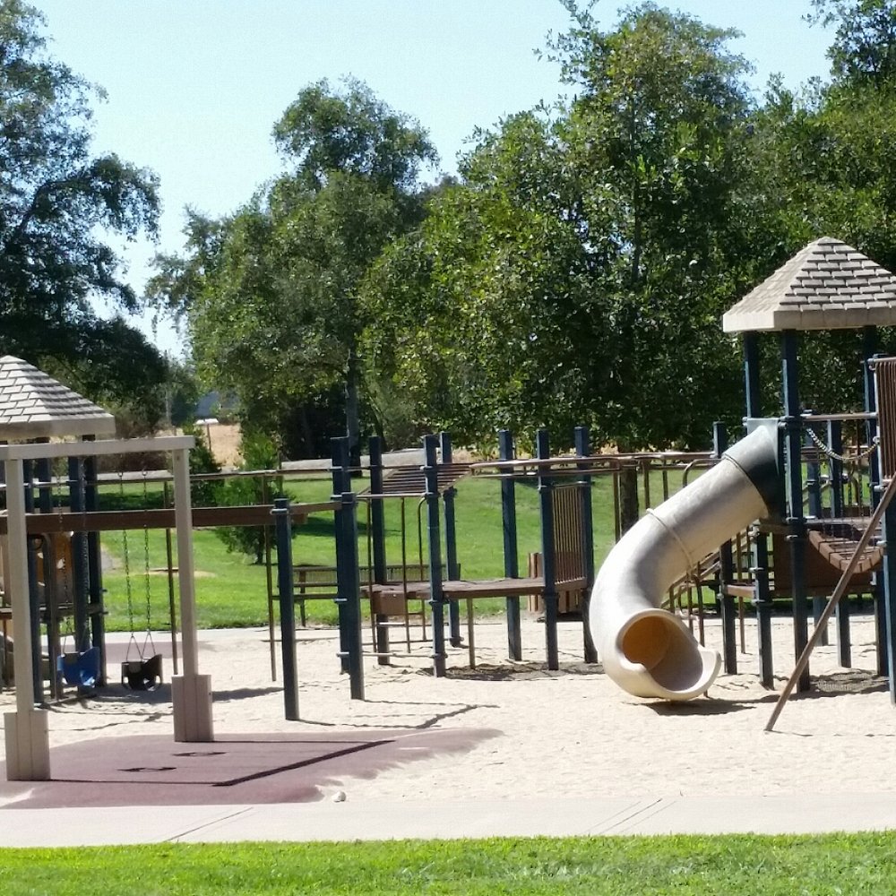 Emerald Vista Park - Playarea - Parks Near Me - Galt, California