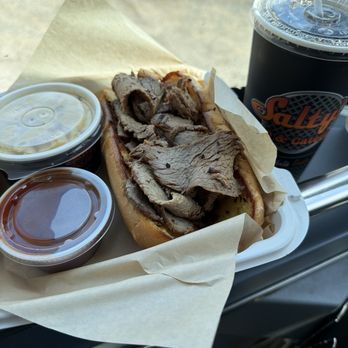 Salty's BBQ & Catering - Tri-tip sandwich with spicy Mac & cheese - Barbeque Near Me - Bakersfield, California