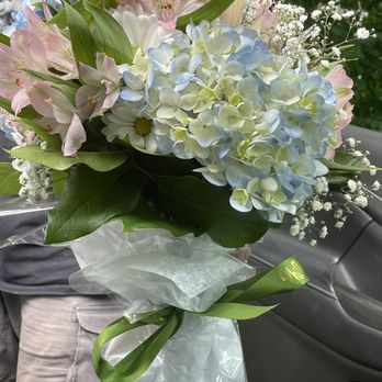 Phillip's Flowers & Gifts - Floral arrangements - Florists Near Me - Wheaton, Illinois