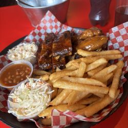 Mini Combo (substituted cornbread for more coleslaw)