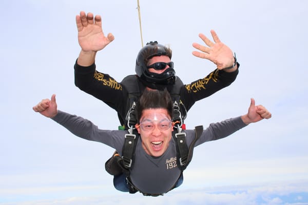 Parachute School of Toronto Limited by null