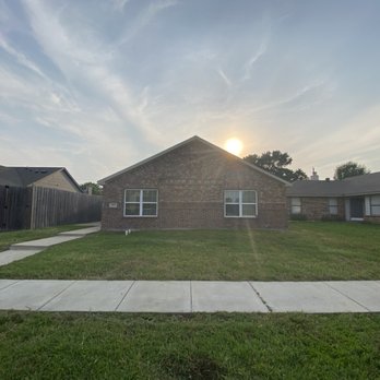 Yard Medic - Front yard - Landscaping Near Me Yard Medic - Front yard - Landscaping Near Me