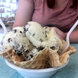 Sweet Temptations - Fantastic homemade cookies and cream ice cream