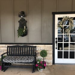 A Latte Love Coffee House - A Latté Love Coffee House: Outside Porch
